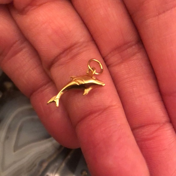 18kt Gold Dolphin Charm - Picture 4 of 4